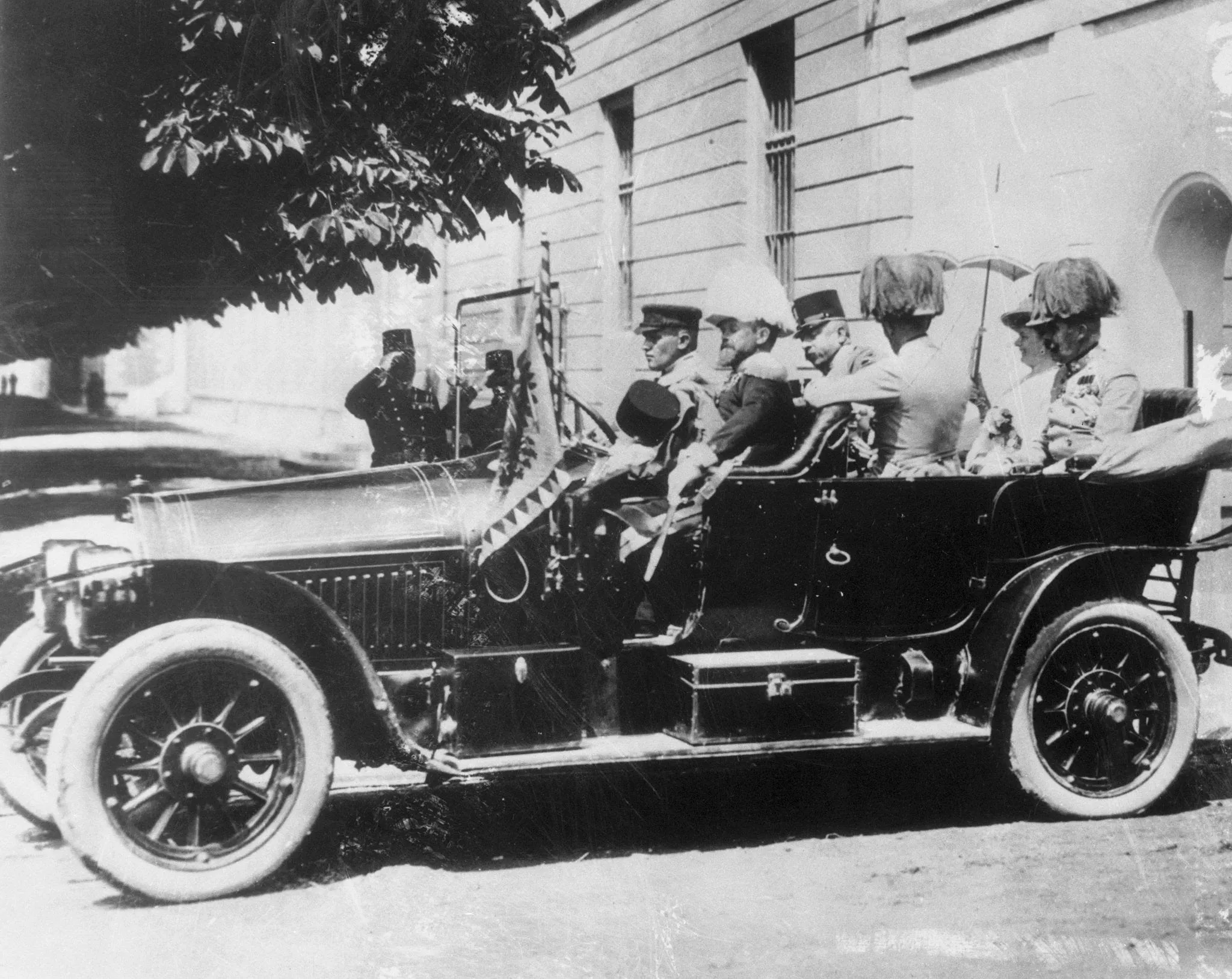 Francisco Ferdinando e Sofia em Sarajevo (28/06/1914).